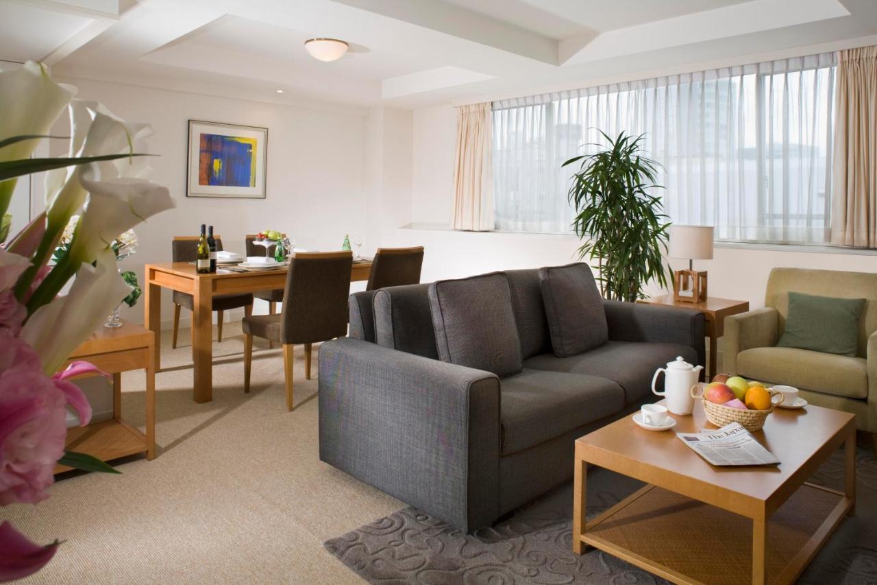 Oakwood Residence Aoyama Токио Стая снимка