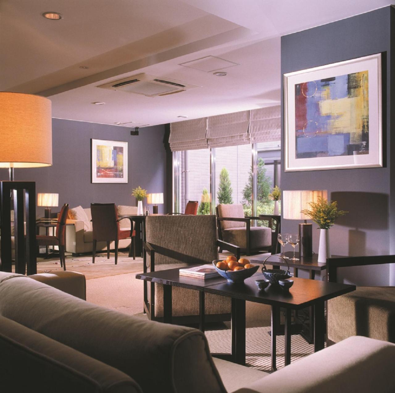 Oakwood Residence Aoyama Токио Стая снимка